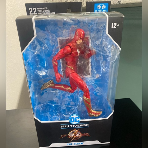 DC COMICS - The Flash Movie - Flash Action Figure McFarlane - Picture 1 of 12